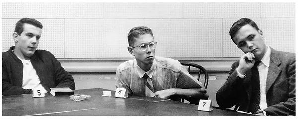 Asch Deneyi: Sosyal Baskı ve Grup Etkisinin Gücü