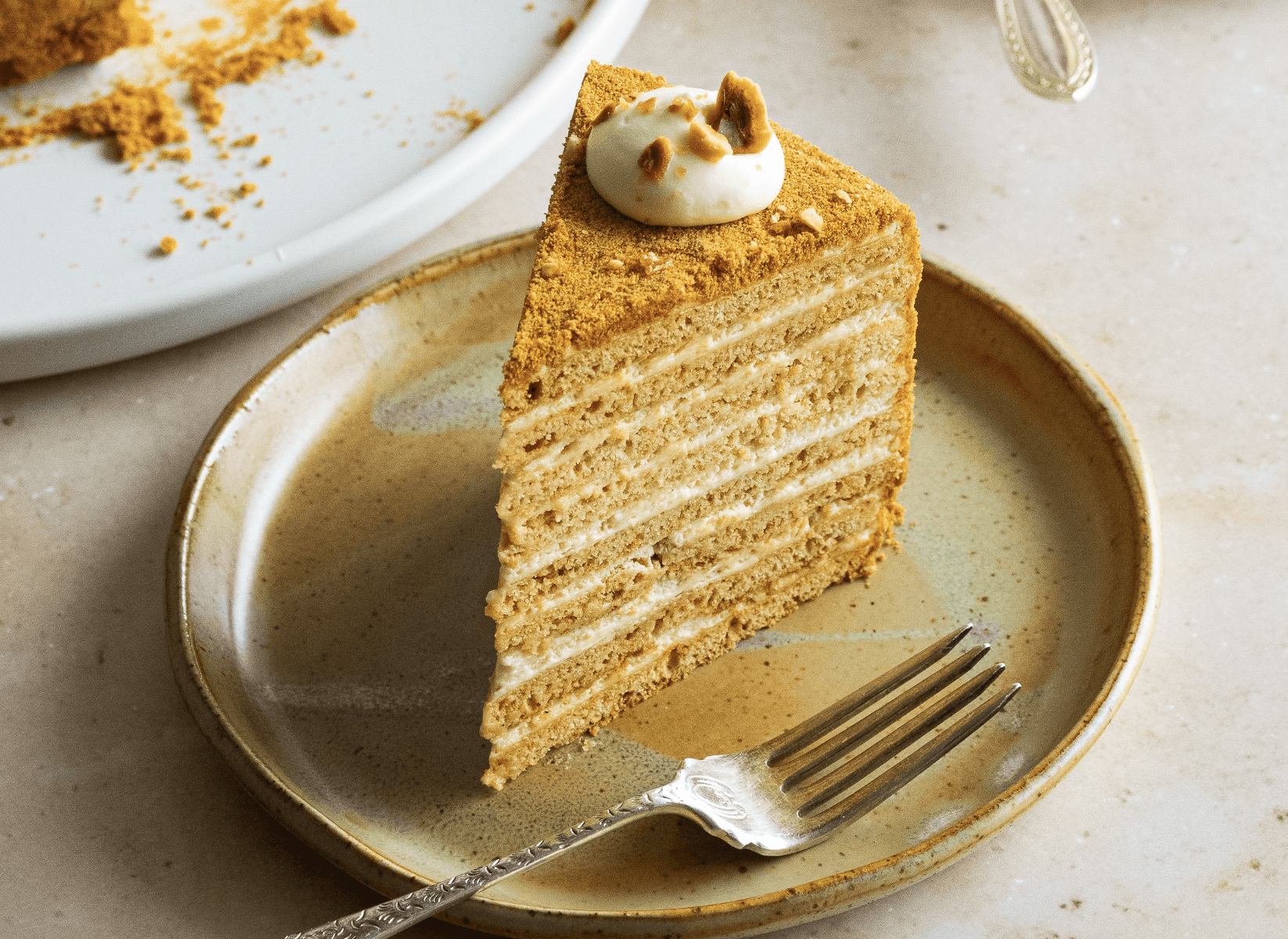 Medovik: Ballı Rus Pastası